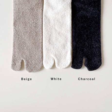 2e CHESTS×MARCOMONDE_MOLE FUR TABI socks (Ivory,Beige,Charcoal)
