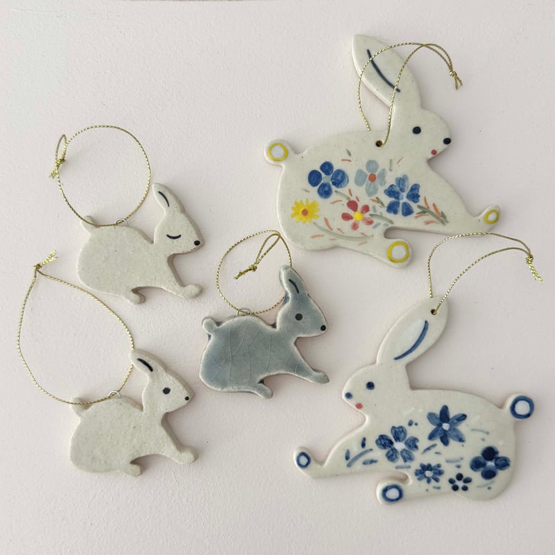 花を運ぶ少女の陶器オーナメント Canako Inoue_陶器オーナメント (天使) | 2e CHESTS