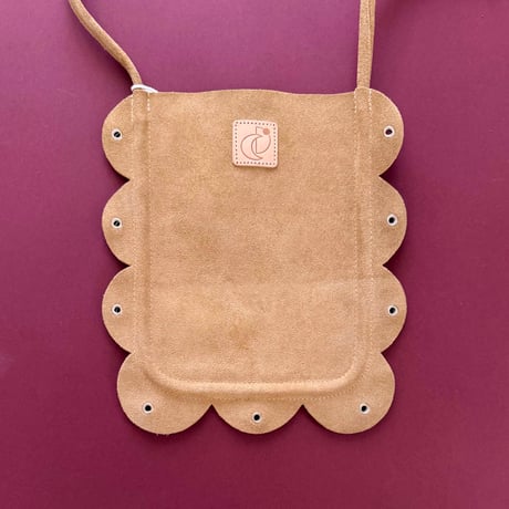 DECO_Scalloped Phonecase (CHAI)