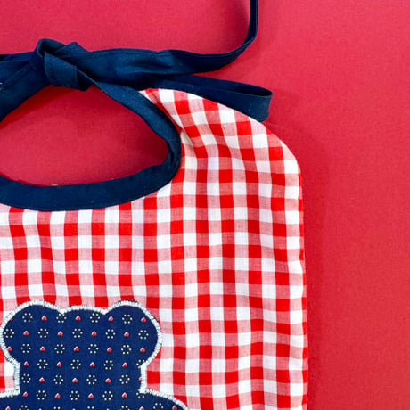 bear bib (dead stock)