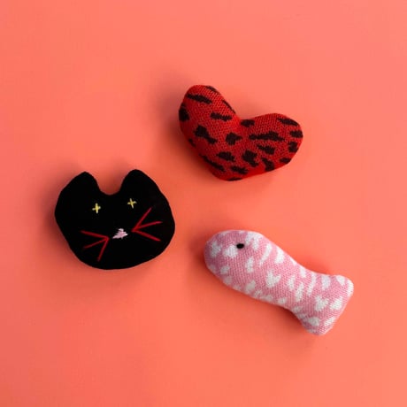 LIGNE NOIRE E._PIN (CAT,FISH,HEART)