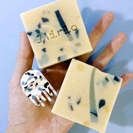Mirlo_SOAP IN A BOX(Osanyin,Xochipilli)