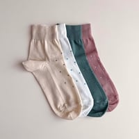 2e CHESTS×MARCOMONDE_STONE SHORT socks (Green,Pink,White)