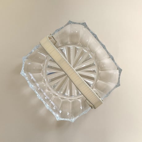 glass dish with handle (dead stock)