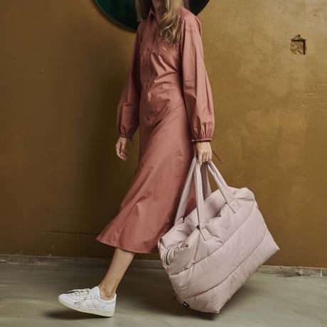 Tinne+Mia_big puffy weekend bag (rose smoke,black)