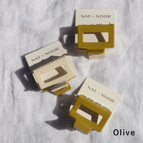 NAT + NOOR_Two Tone Hair Claw (Olive)