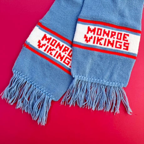 knitting scarf