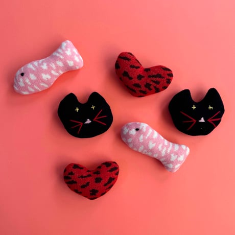LIGNE NOIRE E._PIN (CAT,FISH,HEART)