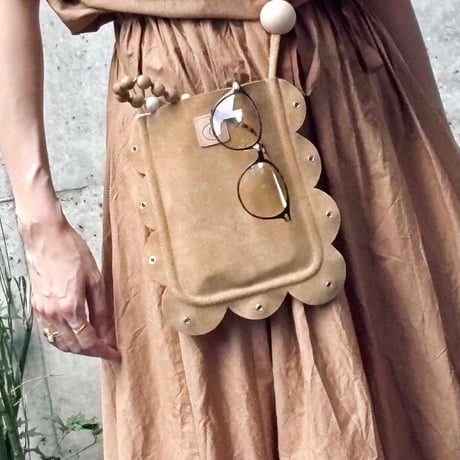 DECO_Scalloped Phonecase (CHAI)