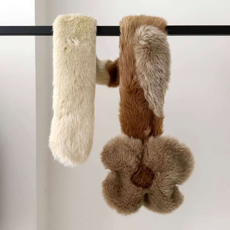 WANDMEE_FLOWER FUR STOLE | 2e CHESTS