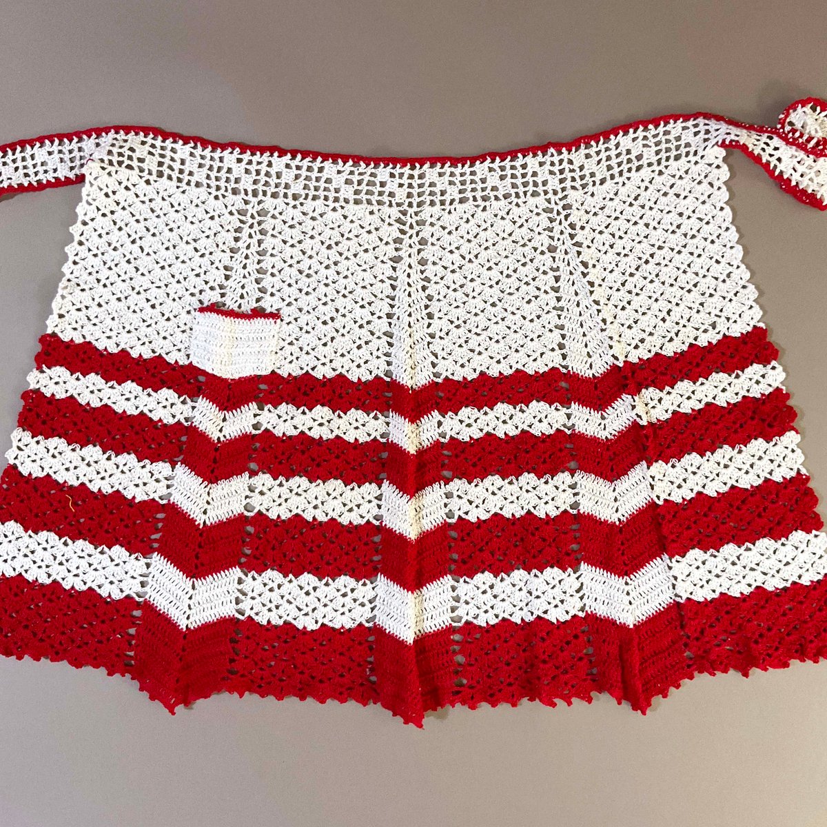 60s crochet apron (Red) | 2e CHESTS