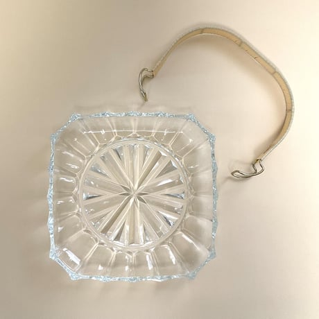 glass dish with handle (dead stock)