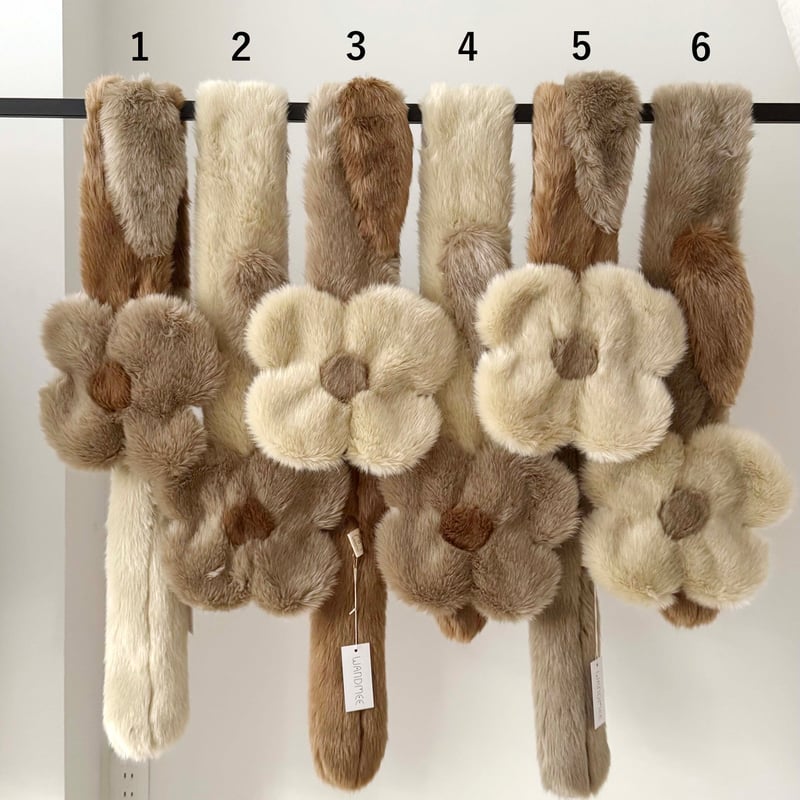 WANDMEE_FLOWER FUR STOLE | 2e CHESTS