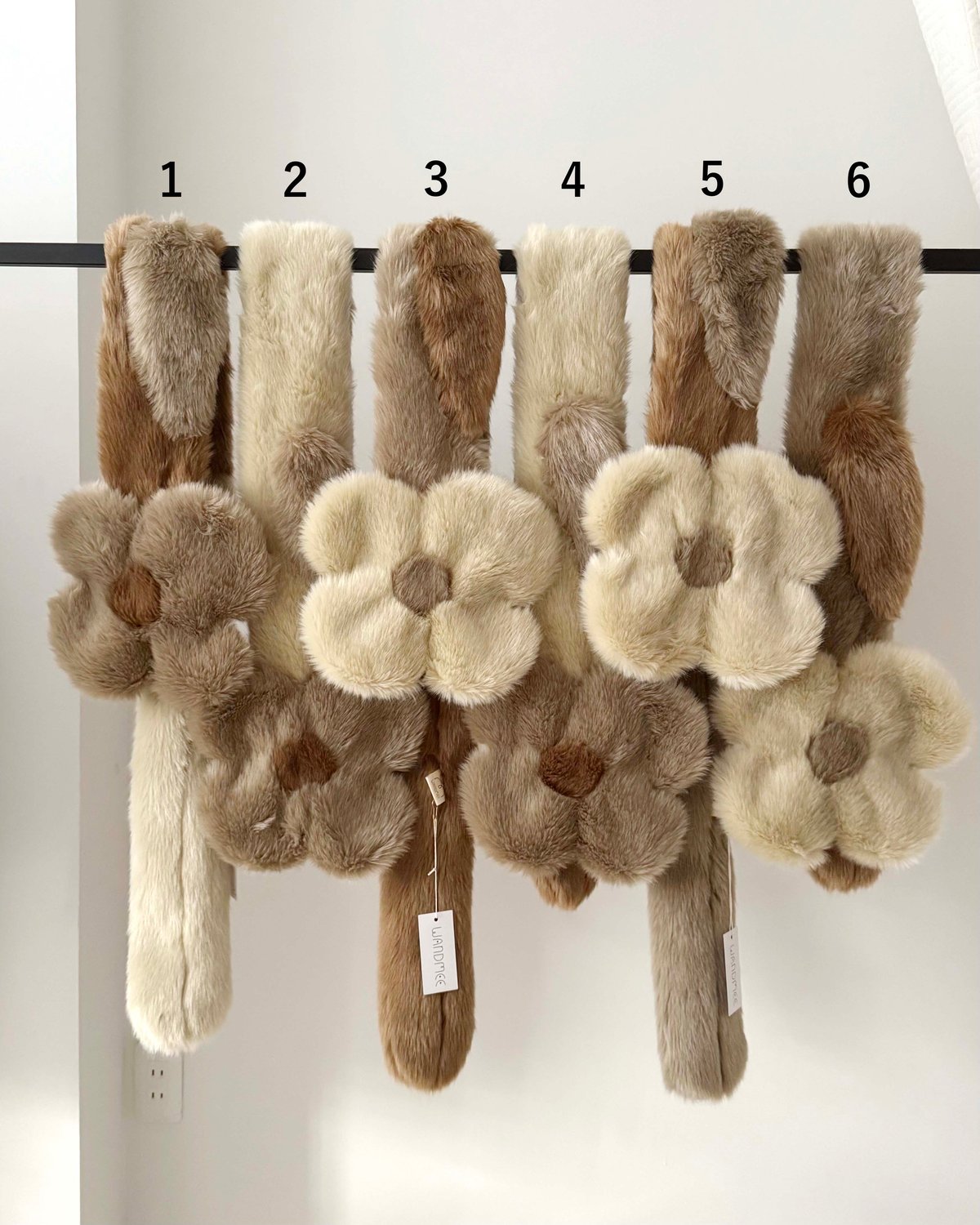 WANDMEE_FLOWER FUR STOLE | 2e CHESTS