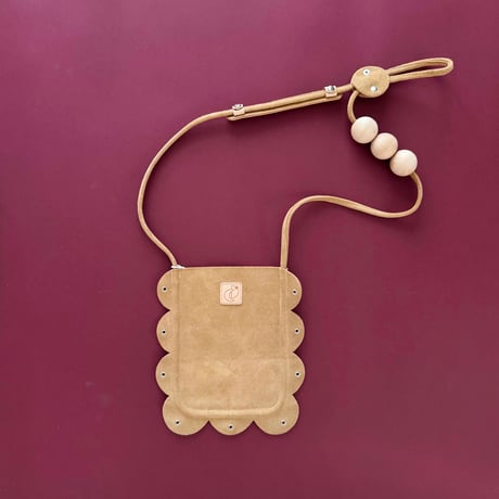 DECO_Scalloped Phonecase (CHAI)