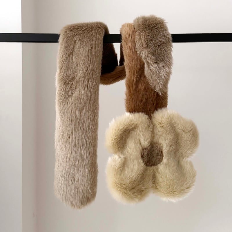 WANDMEE_FLOWER FUR STOLE | 2e CHESTS