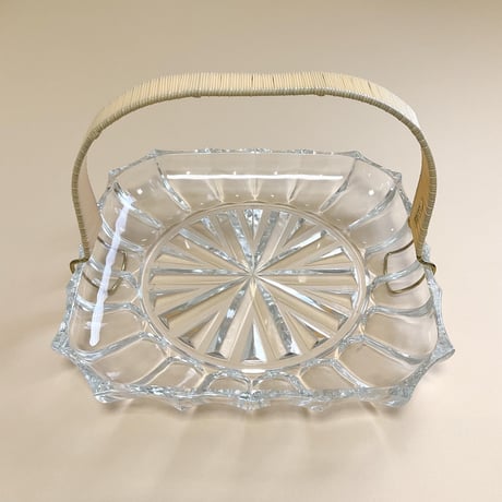 glass dish with handle (dead stock)