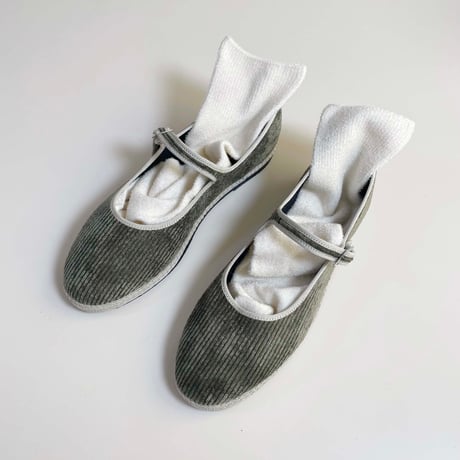 2e CHESTS×MARCOMONDE_MOLE FUR TABI socks (Ivory,Beige,Charcoal)