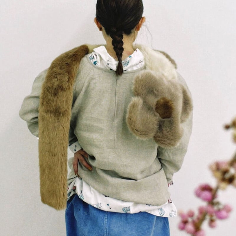 WANDMEE_FLOWER FUR STOLE | 2e CHESTS