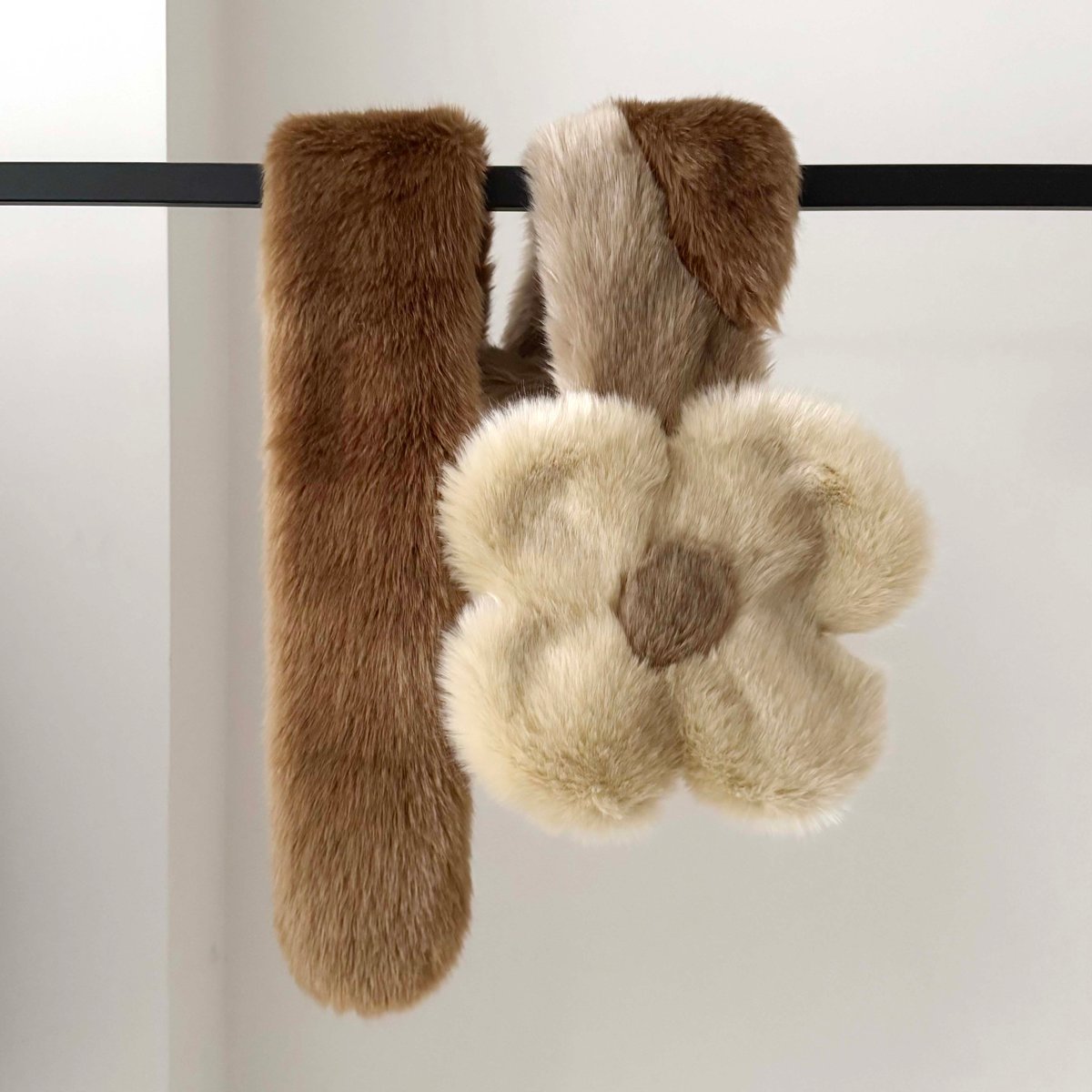 WANDMEE_FLOWER FUR STOLE | 2e CHESTS