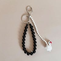 Mikita Kunitsky_White Duck Key-Ring | 2e CHESTS