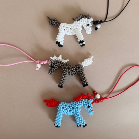 Mikita Kunitsky_Horse Key-Ring (Blue)