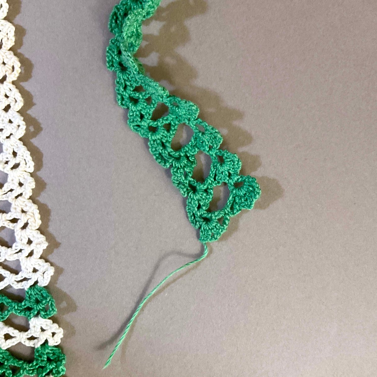 60s crochet apron (Red) | 2e CHESTS