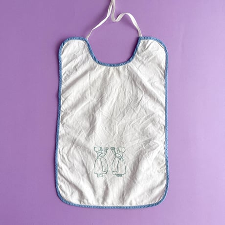 10s embroidery bib_girl