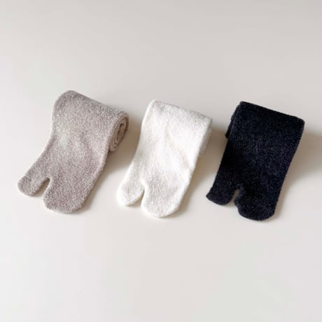 2e CHESTS×MARCOMONDE_MOLE FUR TABI socks (Ivory,Beige,Charcoal)