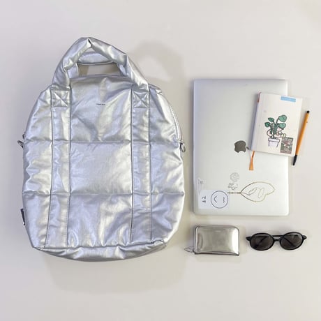 Tinne+Mia_puffy laptop bag (silvery)