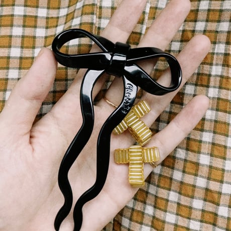 CHUNKS_Bow Hairpin (Cherry)