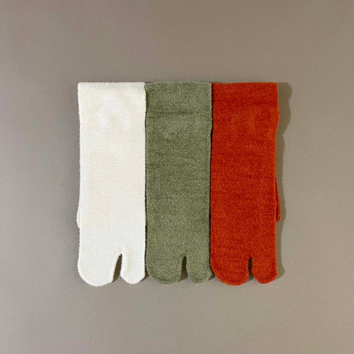2e CHESTS×MARCOMONDE_MOLE FUR TABI socks (L.Gre