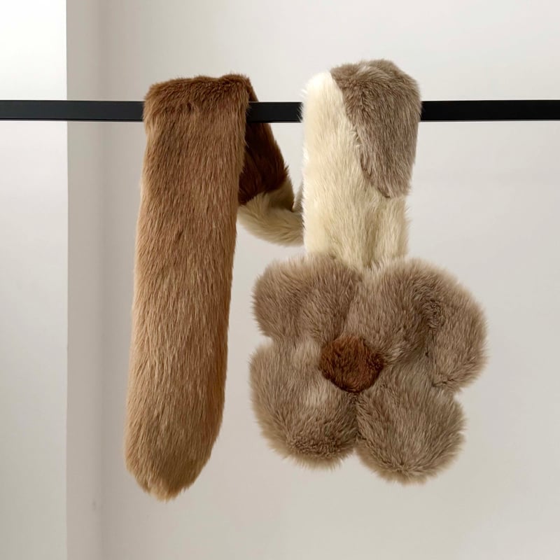 WANDMEE_FLOWER FUR STOLE | 2e CHESTS