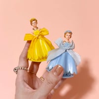 cake topper