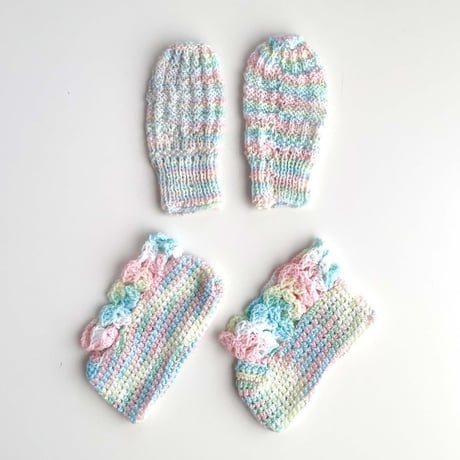 knitting booties&mittens (dead stock)