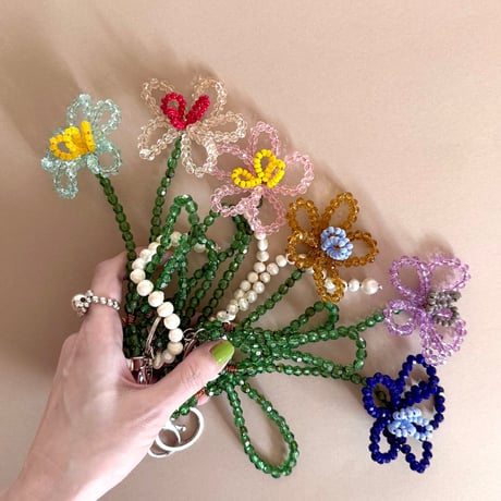 Mikita Kunitsky_Wildflowers Key-Ring | 2e CHESTS