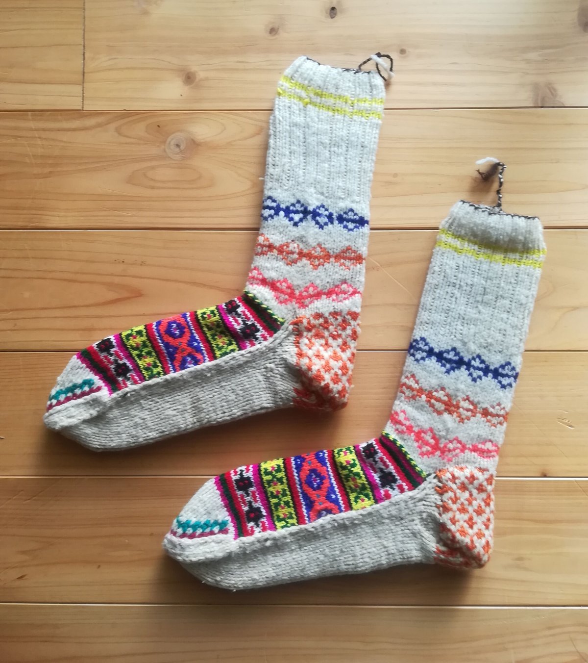 マナリ 手編みくつした（手紡ぎ羊毛 白）① | Chota Manali