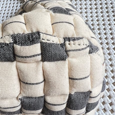 Sujni Cylinder Bag (Ivory x Black)