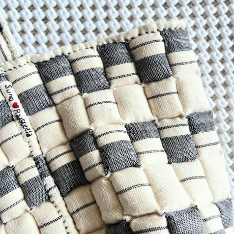 Sujni Cylinder Bag (Ivory x Black)