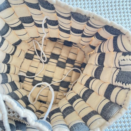 Sujni Cylinder Bag (Ivory x Black)