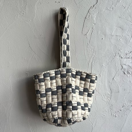 Sujni Cylinder Bag (Ivory x Black)