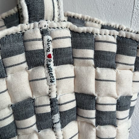 Sujni Cylinder Bag (Ivory x Black)
