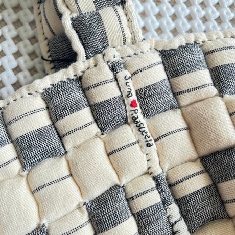 Sujni Cylinder Bag (Ivory x Black)