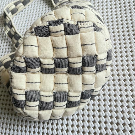 Sujni Cylinder Bag (Ivory x Black)
