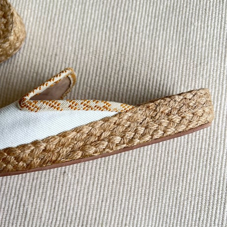 Abaca Sandal "Bird" (White)