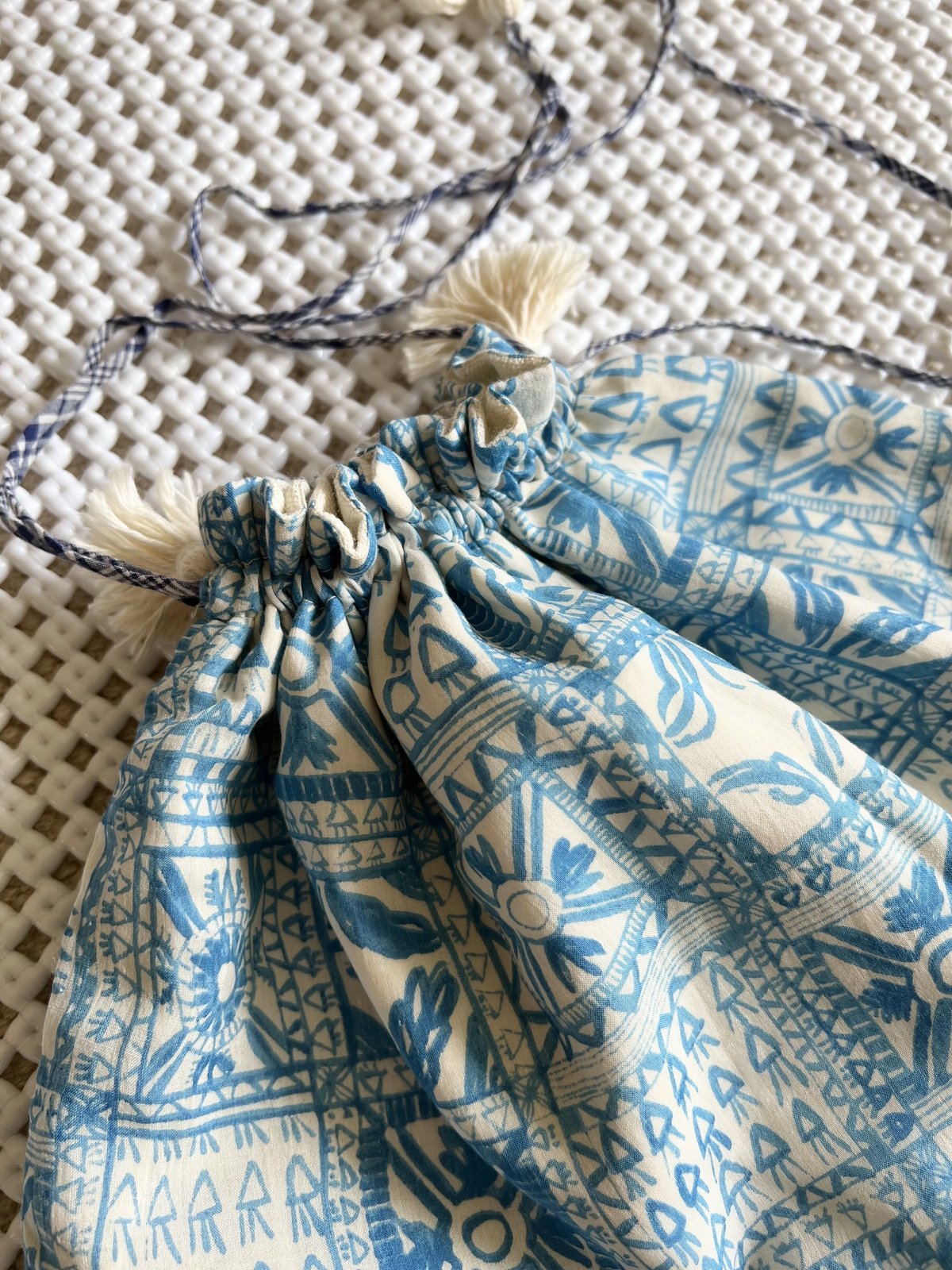 Cotton Silk Drawstring Bag (L) | Suno & Morriso