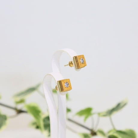 ギベオン&天然ダイヤモンド18金ピアス　ペア