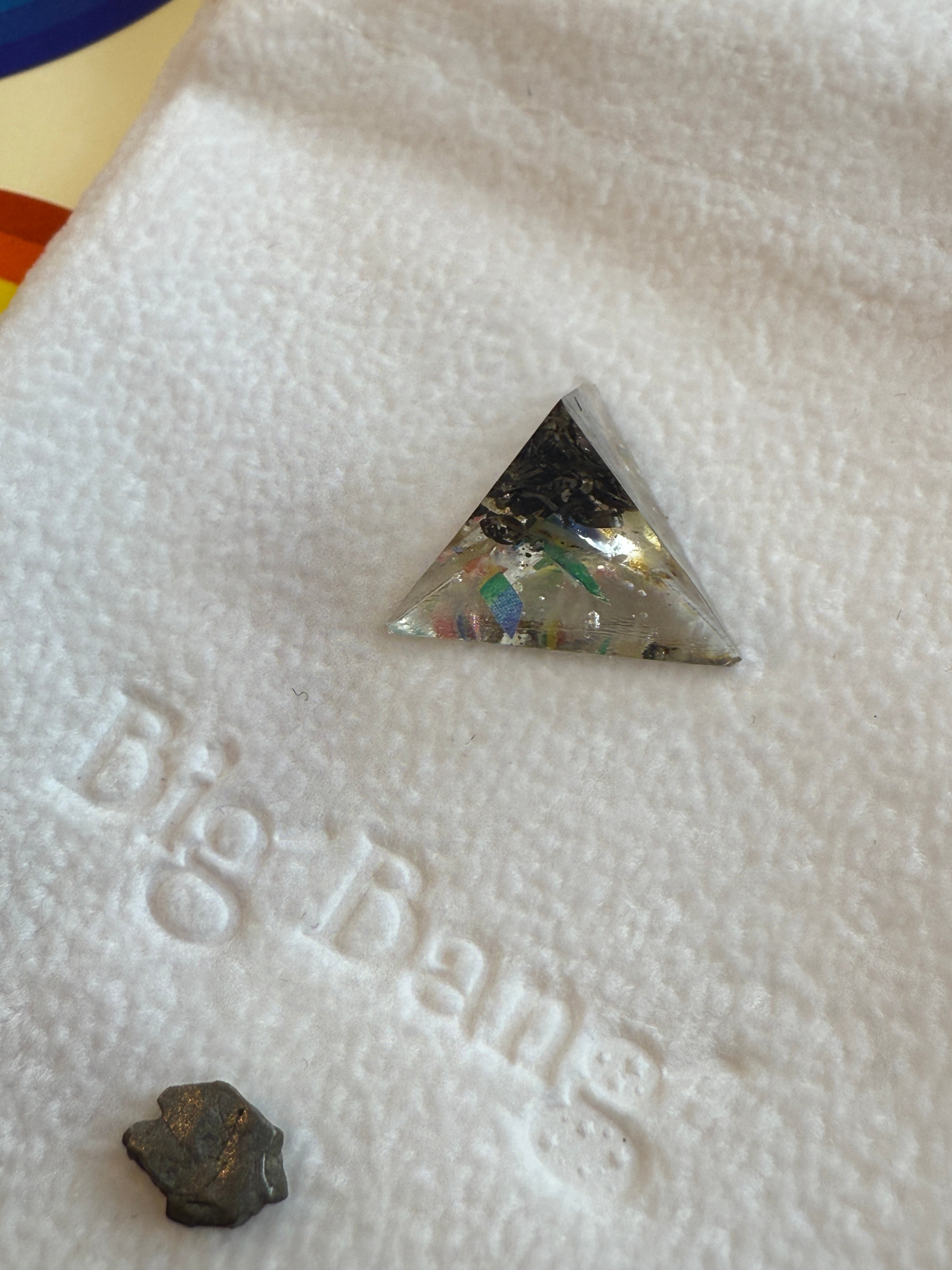 純アルタイ隕石の粉　20g 　金運 鉄隕石　宇宙パワーシールワンペア付き original