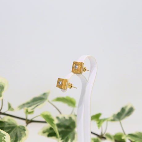 ギベオン&天然ダイヤモンド18金ピアス　ペア