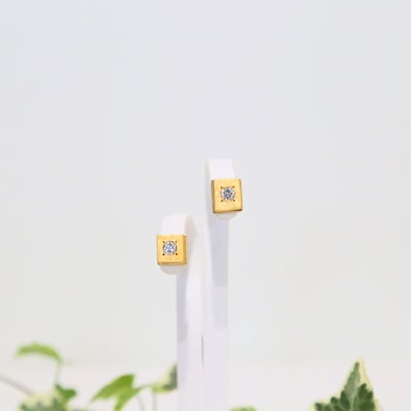 ギベオン&天然ダイヤモンド18金ピアス　ペア